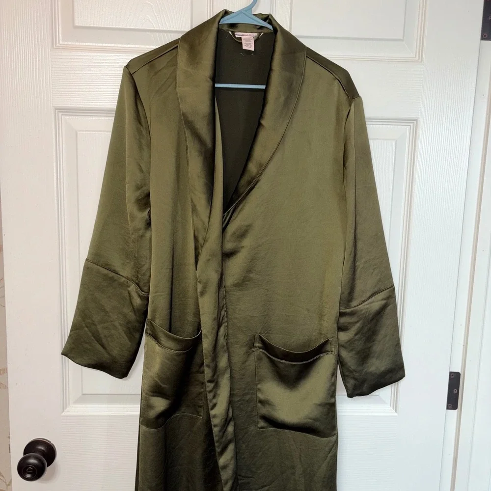 Victorias Secret Olive Green Satin Long Robe Shawl Collar XS S Loungewear